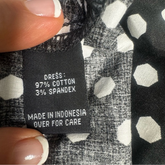 IZ Byer Black and White Polkadot Dress Size S with Cap Sleeves - Picture 7 of 12